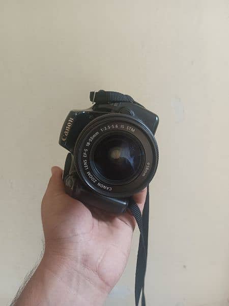 CANON EOS 1100D FOR SALE IN MINT CONDITION WITH 18-55 MACRO LENS 3