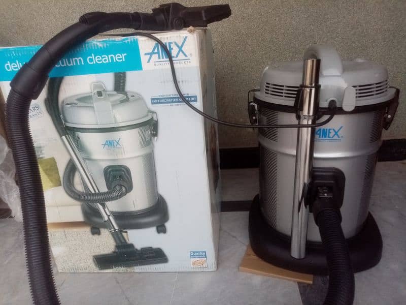 Deluxe Vacuum Cleaner 1