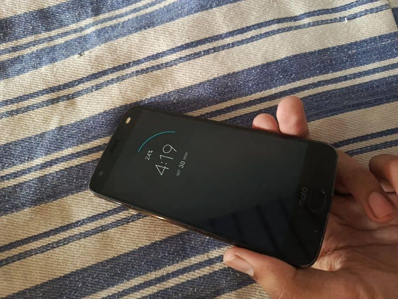 Motorola z2 force 4/64 NON PTA 7