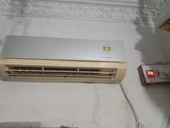 GREE 1.5 TON AC FOR SALE URGENT 03056644979