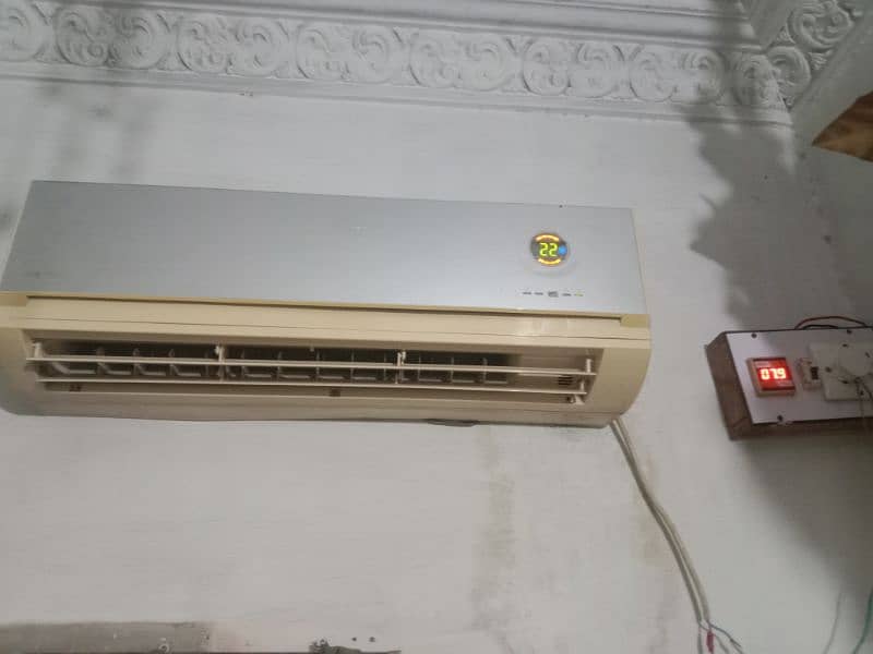 GREE 1.5 TON AC FOR SALE URGENT 03056644979 0