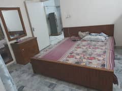 complete wooden bed set 0