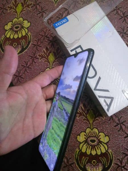 Tecno neo pova 4 GB ram 64 memoi double specker 6000 Batry 3