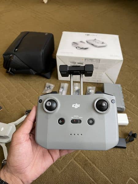 Dji mavic mini 2 
fly more combo 8