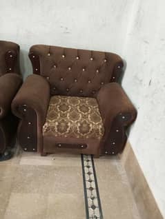 6 seater sofa for sale in good condition. used just 8 month.