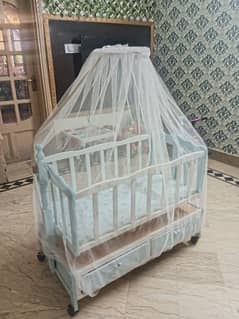 baby swing + baby cot