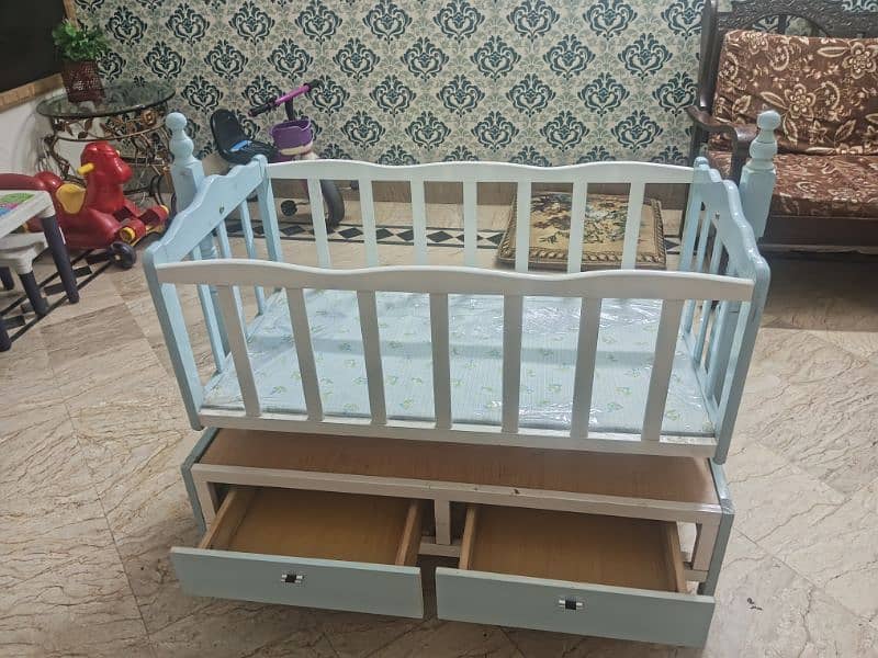 baby swing + baby cot 1