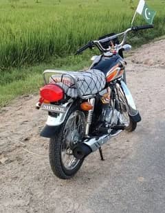 Honda 125cc 2022 model bike for sale WhatsApp number onhai03405872832)