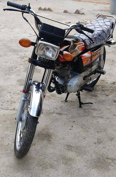 Honda 125cc 2022 model bike for sale WhatsApp number onhai03405872832) 2