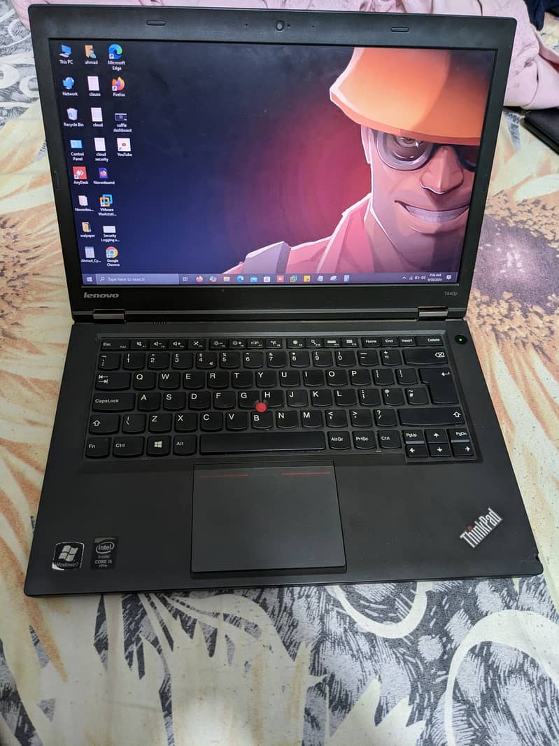 Lenovo Thinkpad T440p core i7, 8 gb ram and 256 SSD installed. 3