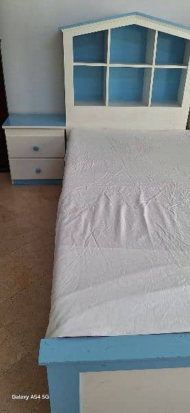 single bed with 1 side table 2