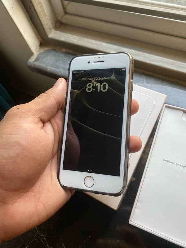 Iphone 8, 64GB PTA Approved with Box 11