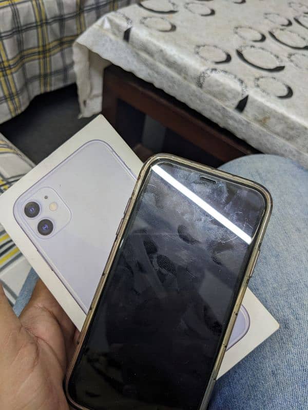 iPhone 11 64GB FU Non PTA With Box Charger 0