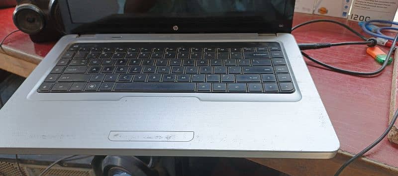 Hp laptop G62 Ram 4 hard 150gb 3