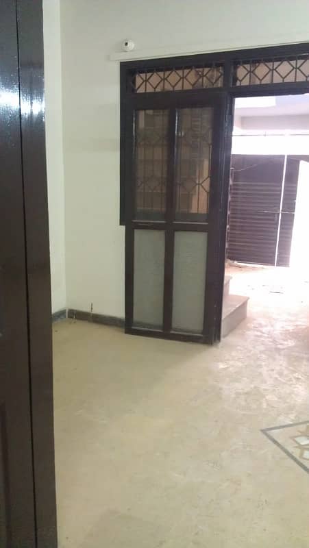 independent 60y house for rent in johar 9