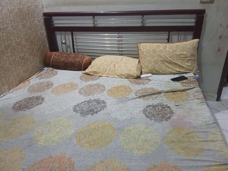 King Size Iron bed 1