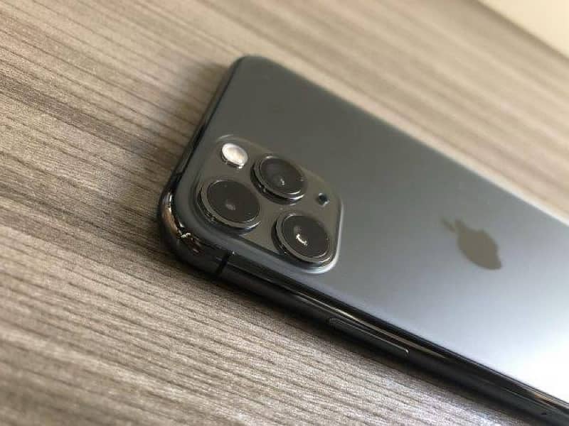 Iphone 11 pro max non pta lush condition 10/10 1