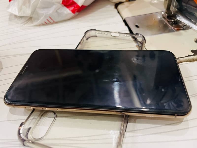 iPhone xs max 64gb pta approved 9