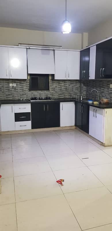 three bed dd portion for rent in johar 0