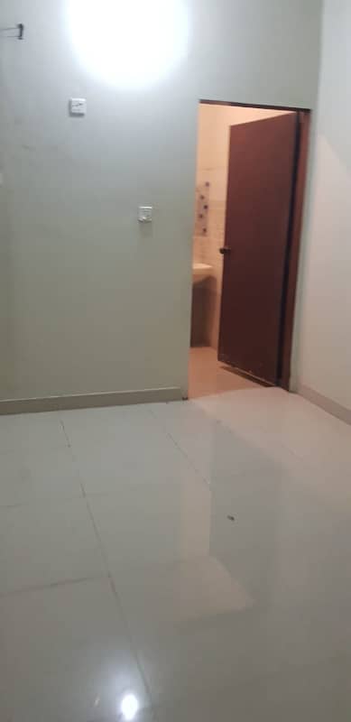 three bed dd portion for rent in johar 7