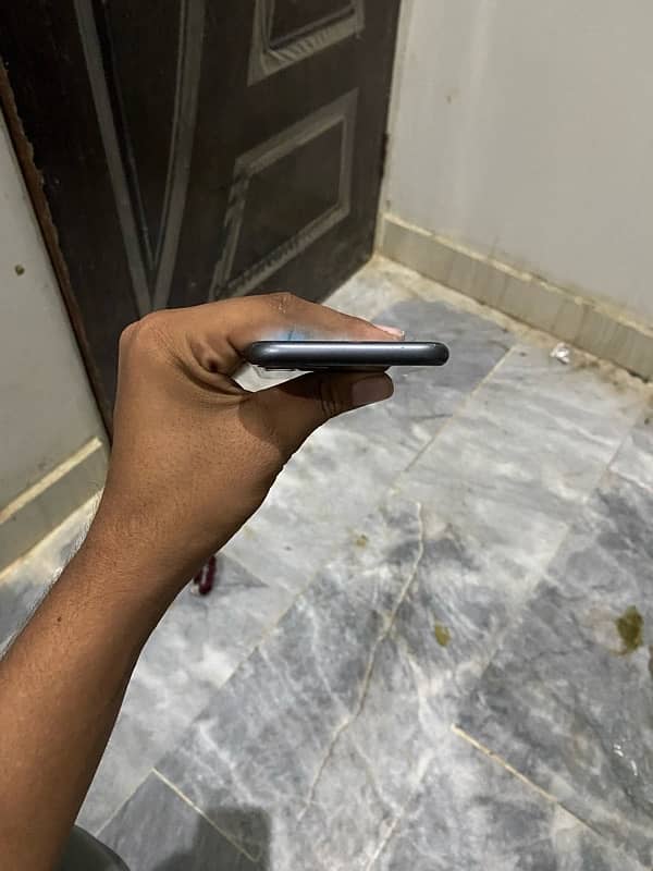 iPhone 11 64gb nonpta all ok 7