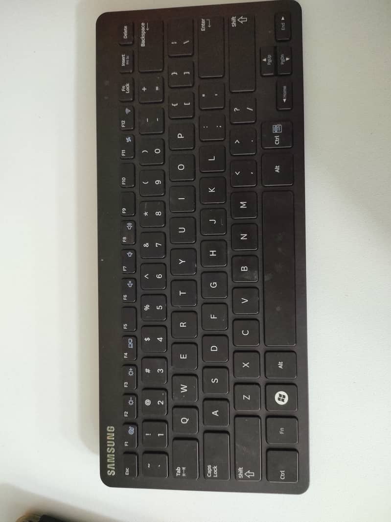 ORIGINAL-Samsung Bluetooth Keyboard for Sale - Excellent Condition! 4