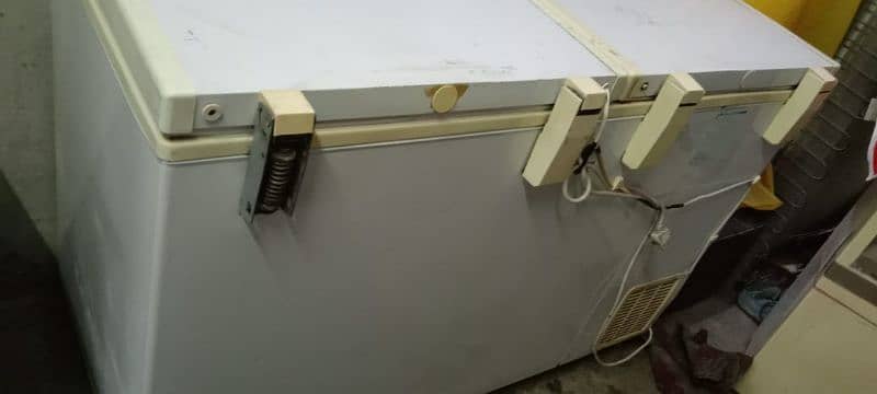 Dawlance double door freezer 2