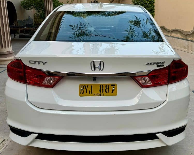 Honda City Aspire Full Option 1.5 2022/23 Reg 3