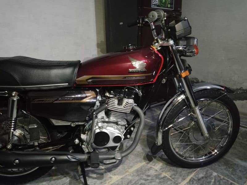 HONDA CG-125 SPECIAL EDITION (Self Start) 2