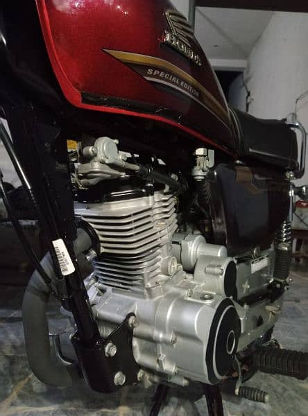 HONDA CG-125 SPECIAL EDITION (Self Start) 8