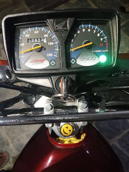 HONDA CG-125 SPECIAL EDITION (Self Start) 9