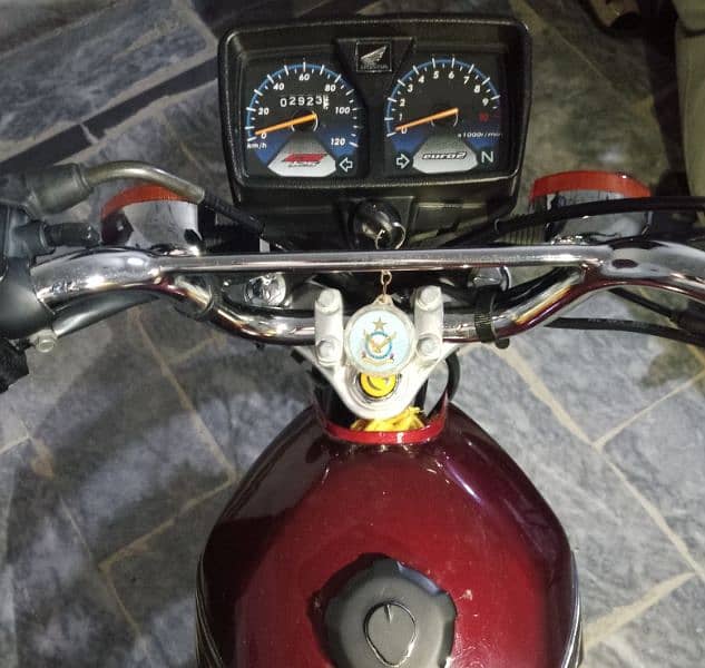 HONDA CG-125 SPECIAL EDITION (Self Start) 11