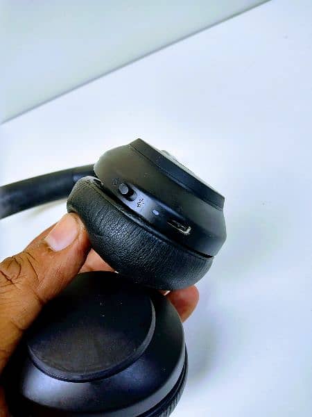 Jabra like JBL Sony m audio studio 2