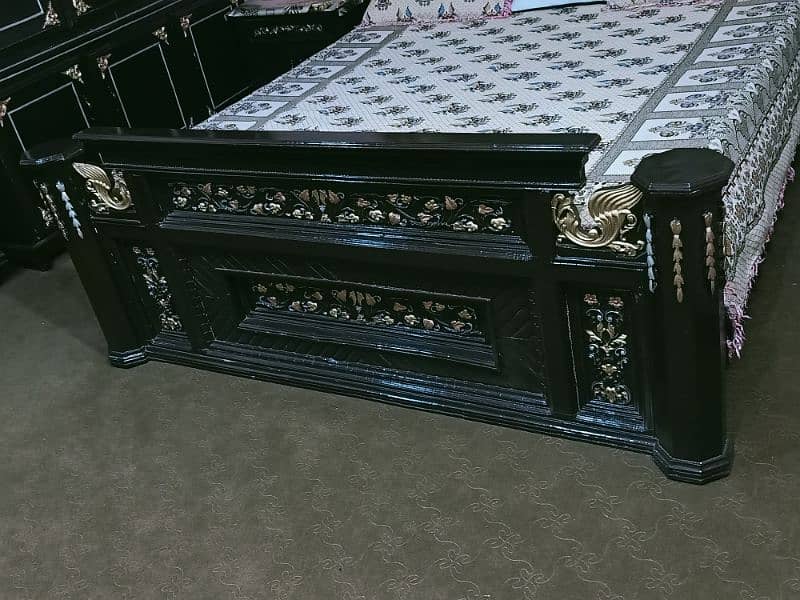 chinioti bed with dressing 1