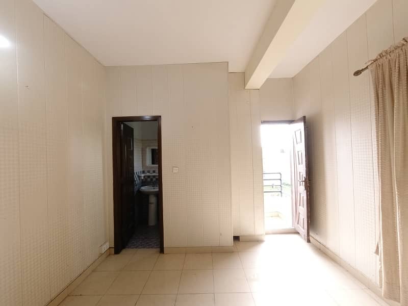 3 Bed Corner Park Facing Apartment On Second Floor 
Iqbal Arcade
 In Block A MVHS D-17/2 Available For Urgent Sale 21