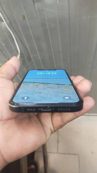 iphon 12 condition 10 by 10 only facility issue and battery service 4