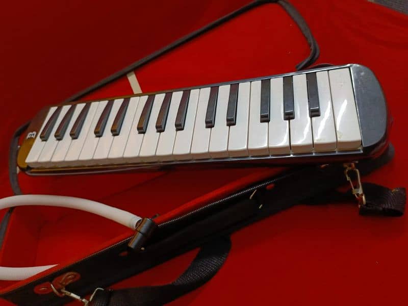 Melodica 32 key 8