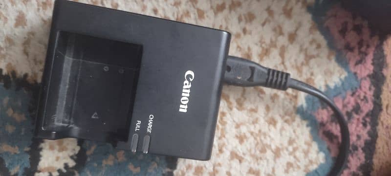 cannon 1300d with free 64gb card 5