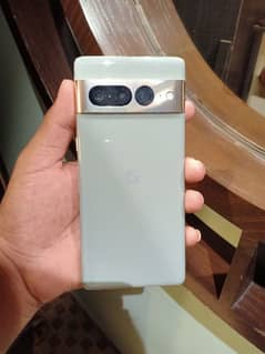 Google pixel 7 pro 12 GB 128 GB 10 by 9.5 fu