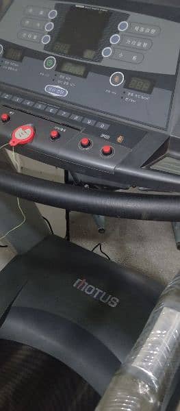 Motus Treadmill 3