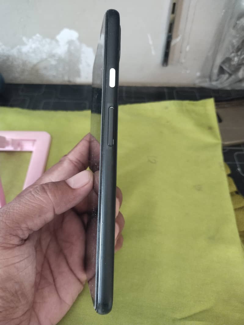 Google pixel 4xl RAM 6GB Storage 64GB. SIM working. A+ condition 3