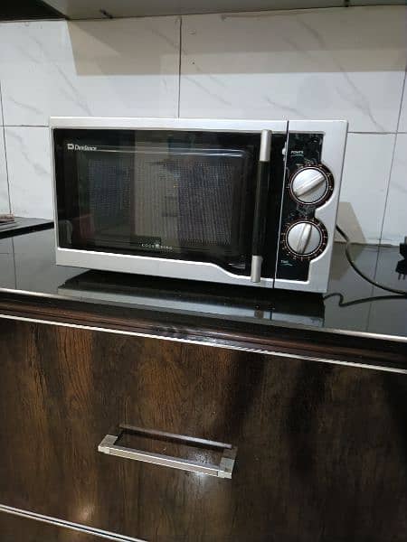 Dawlance microwave oven 1