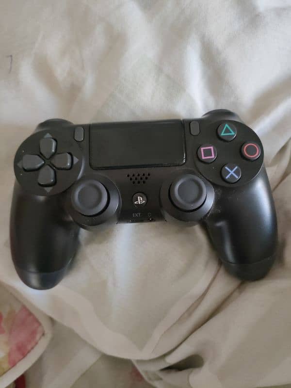 PS4 Controller Slightly Used 0