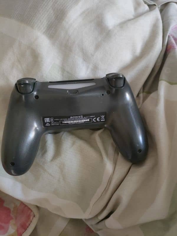 PS4 Controller Slightly Used 1