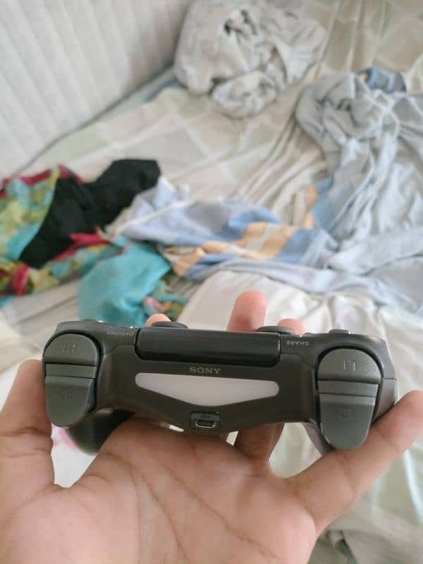 PS4 Controller Slightly Used 4