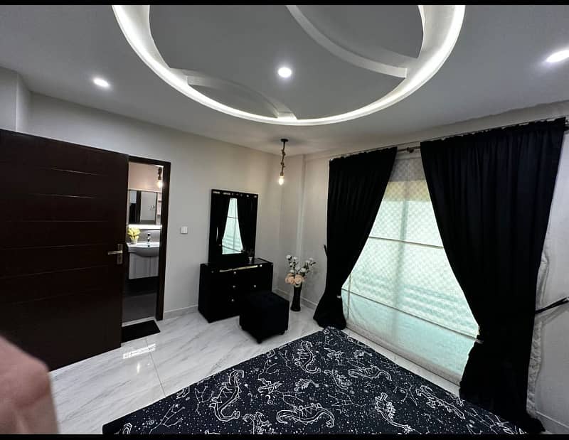 1 Bedroom VIP full furnishe flat for rent per day available in Bahia Town Lahore 1