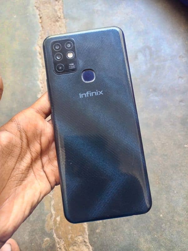 infinix hot 10 4 128 with box all okay h urgent sale only cash need h 4