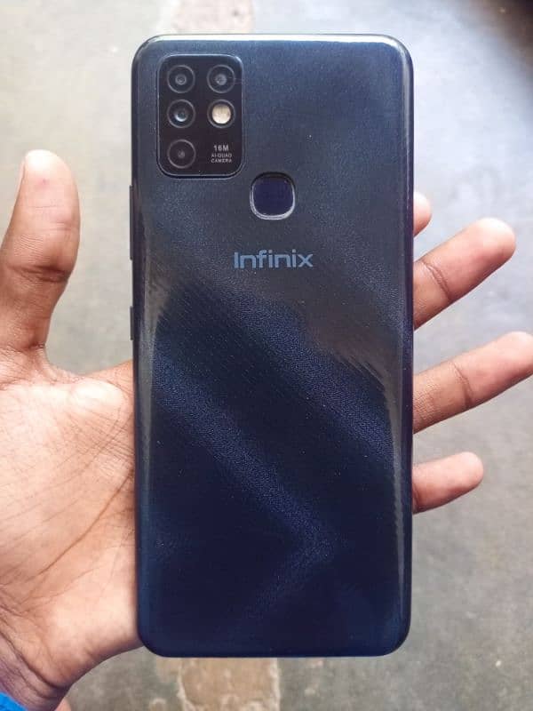 infinix hot 10 4 128 with box all okay h urgent sale only cash need h 7