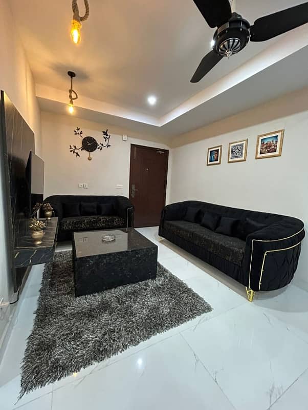 1 Bedroom VIP full furnishe flat for rent per day available in Bahia Town Lahore 2