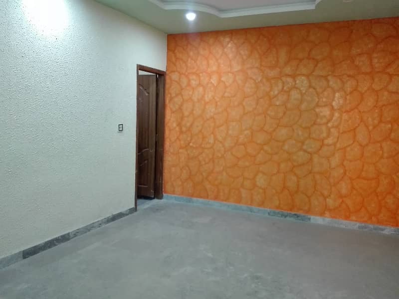 Allama Iqbal Town Upper Portion Sized 10 Marla Is Available 0